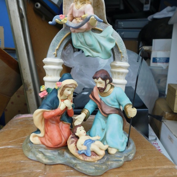 Holiday Christmas Nativity Mary, Joseph, Jesus Holiday Treasures - Picture 1 of 5